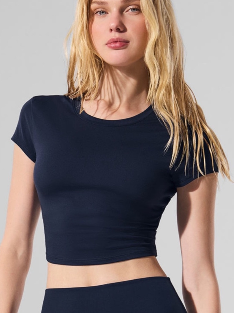 NWOT Alo Yoga Alosoft Crop Finesse Short Sleeve Shirt Navy Blue Women’s Size XS